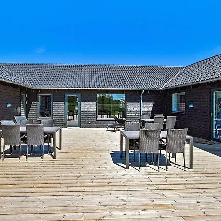 Feriehus Sleeps 20 Pool Wifi Vejby Strand